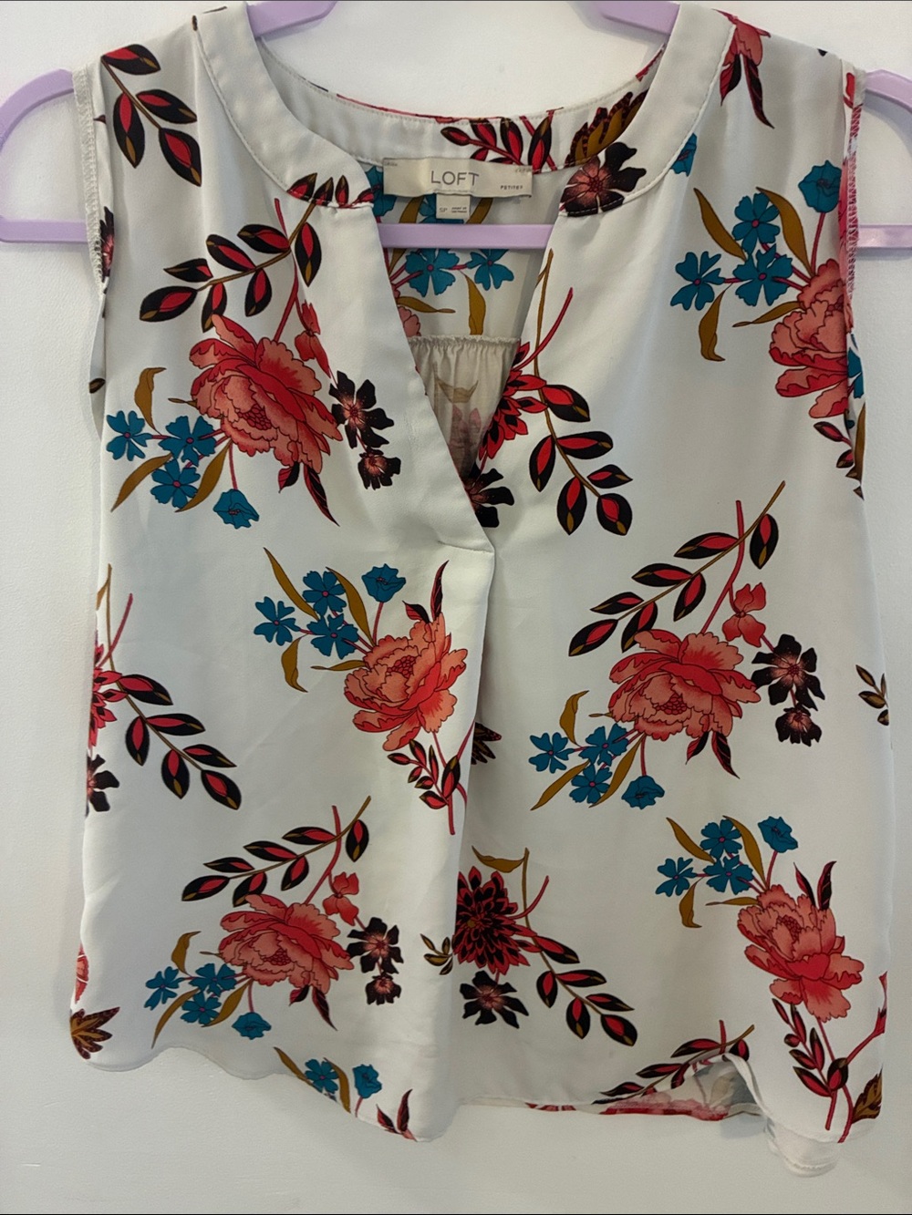 LOFT Rayon Cream Floral Sleeveless V-Neck Blouse  Coral and Teal Accents Sz PS